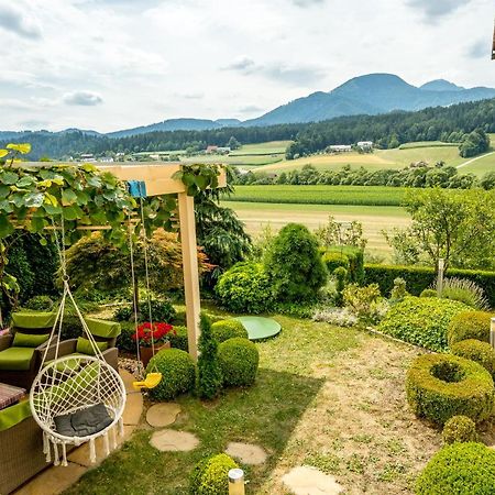 スロヴェニ・グラデツRelax & Beautiful Viewアパートメント エクステリア 写真